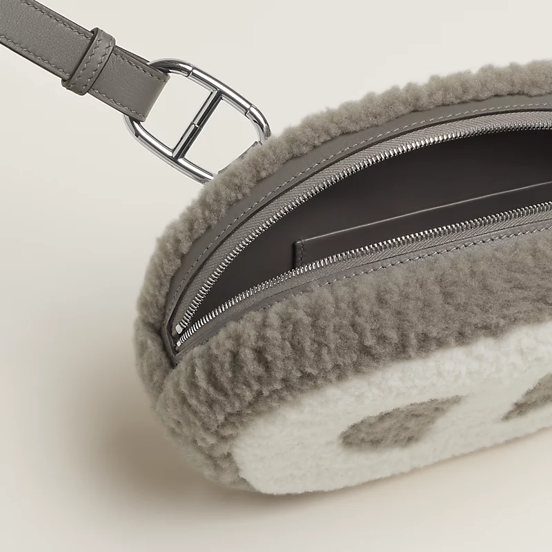 In-the-Loop plush belt bag gris Meyer/écru/gris Meyer 3 In-the-Loop plush belt bag gris Meyer/écru/gris Meyer