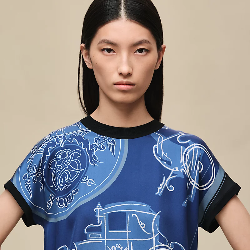 "Ex-Libris a Main Levee" short-sleeve twillaine sweater bleu lagune
