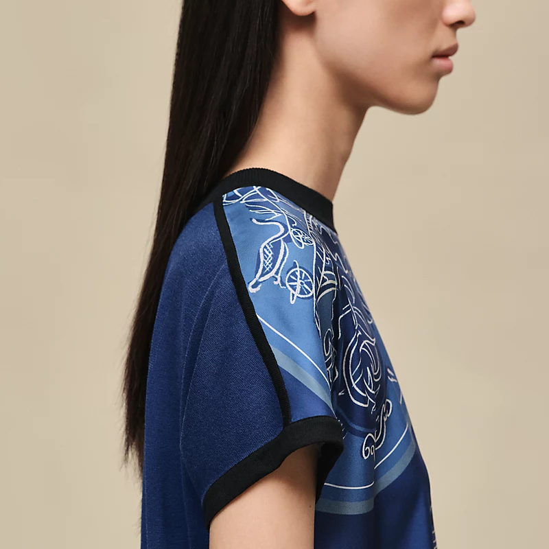 "Ex-Libris a Main Levee" short-sleeve twillaine sweater bleu lagune