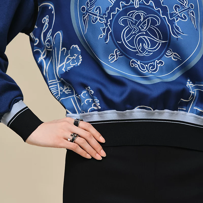 "Ex-Libris a Main Levee" long-sleeve twillaine sweater bleu lagune