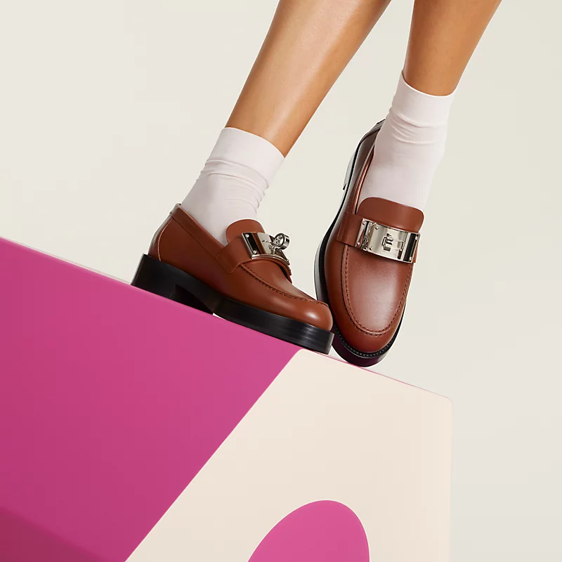Hot loafer gold